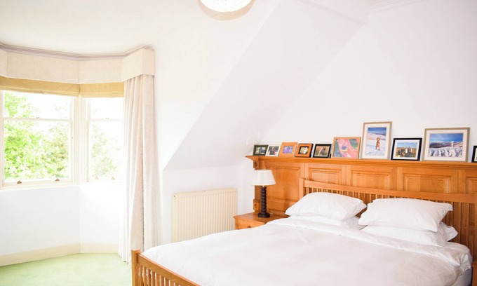 Ellemford Apartment | Bright & Beautiful 3-bed Home in Murrayfield, Edin