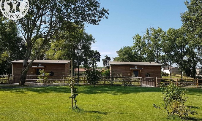 Veauchette Cottage | Bright chalet 4-6 ppl with terrace and pets welcome