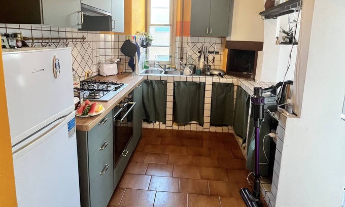 Piombino Apartment | Bright & Colourful Flat only 5 minutes from the sea