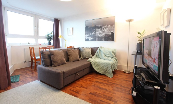 Parsons Green and Walham Apartment | Bright Comfortable Chelsea flat - Great Location!
