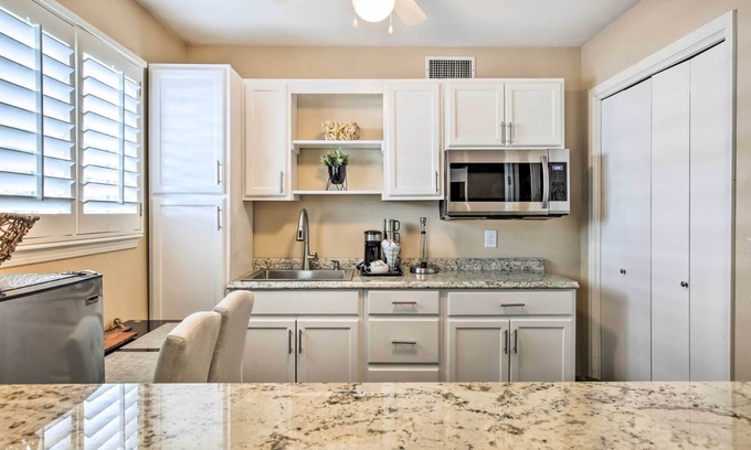 Bandolero - Tarascas Apartment | Bright El Paso Studio Near Area Attractions!