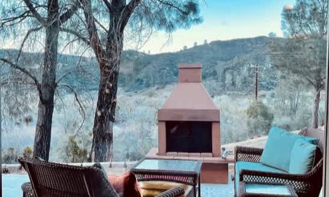 Lake Hughes House | Bright Family Getaway Mountain Views Outdoor Living