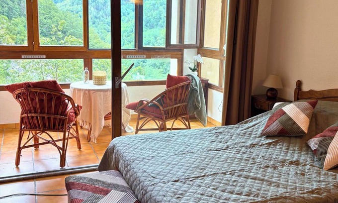 Les Bains de la Preste Condo | Bright studio with patio and mountain views