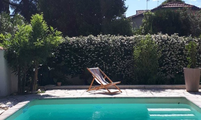 Les Aubes House | bright house with swimming pool