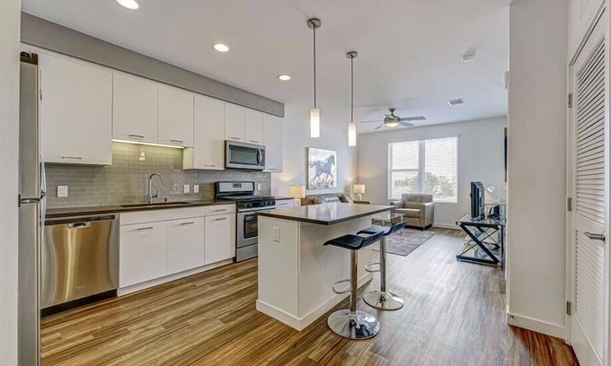 Irvine Business Complex Apartment | Bright Irvine 1BR | Kitchen| Free WiFi | Parking available