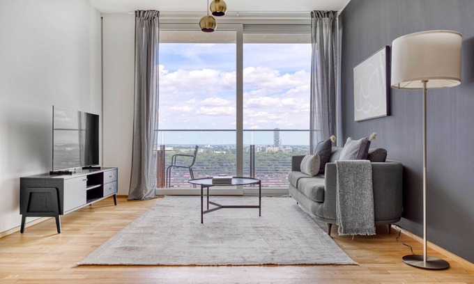 Erdberg Apartment | Bright Landstraße 1BR w/Pool & DM, nr U3 Erdberg, by Blueground