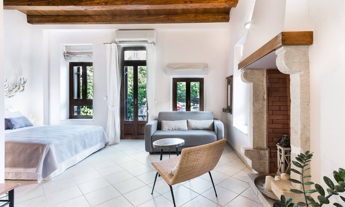 Old Town Apartment | Bright newly decorated central apartment