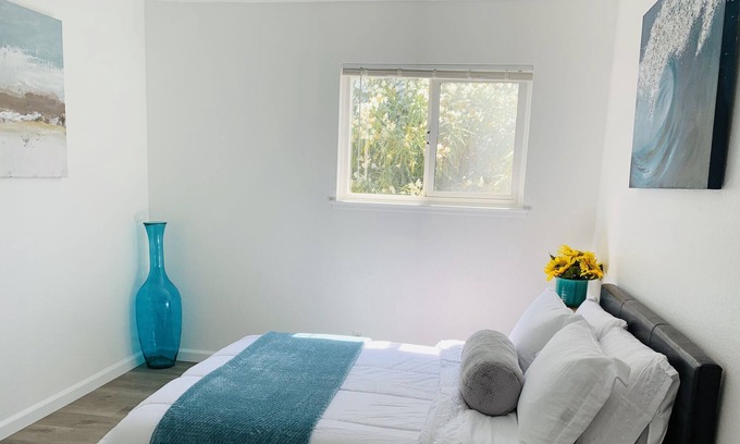 San Leandro House | Bright Private In-law 1 bedroom unit in San Leandro hills w/ Washer&Dryer