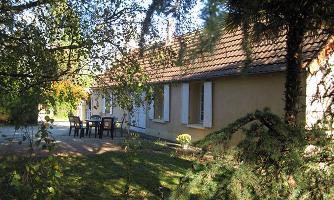 Domme Cottage | Bright, quiet house near Domme with Wifi and pets allowed