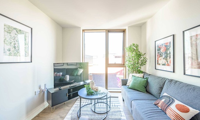 Birmingham City Centre Apartment | Bright & Spacious Central Birmingham 1 Bed Flat