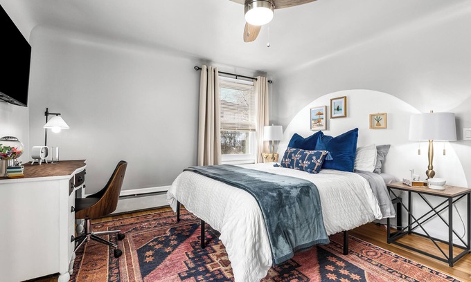 Shelby Township Apartment | Bright & Spacious 2BR | Huge Backyard | Shelby Twp