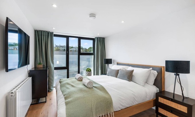 Kemptown House | Brighton Townhouse near Marina by StayStayStay