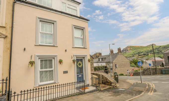 Nefyn House | Brigwyn