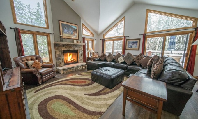 Keystone House | Bring the Dogs, Private hot tub, large deck