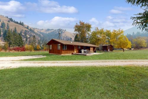 Sula House | Broad Axe - Cabin #1 - Main Residence