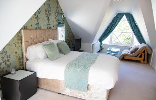 Hele House | Broad Park Villa - 4 Bed-Sleeps 8-TJS4BPV
