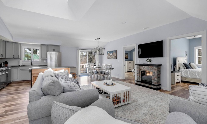 Bethel Apartment | Broad Street 4 | Spruce Apartment