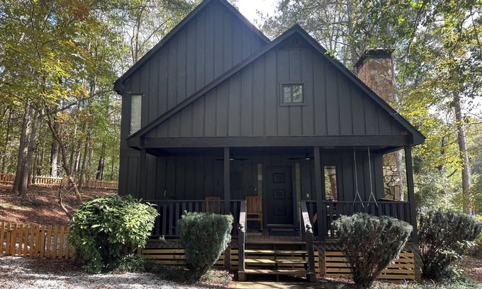 Nicholson House | Brockton Bungalow- Charming Cabin Just Outside of Athens!