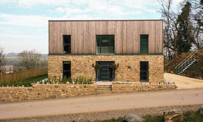 Holcombe House | Brockview House - Beautiful 4 Bed eco-property