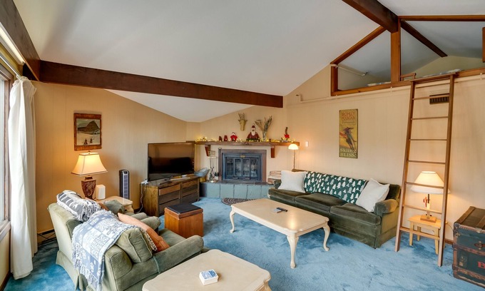 Bromley Mountain Condo | Bromley Mountain Escape w/2 Balconies: Hike & Ski