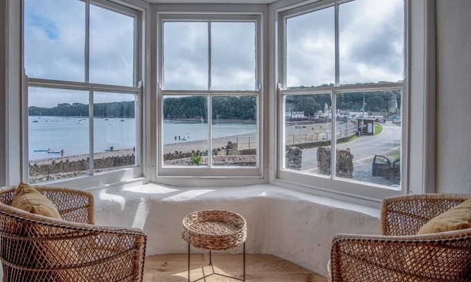 St Brides Cottage | Brook Cottage Green - 2 Bedroom Cottage - Dale