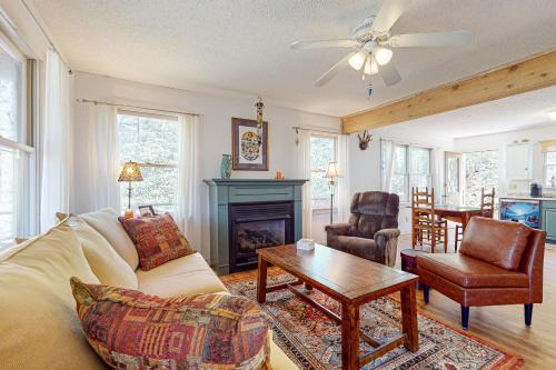 Hendersonville House | Brook Hollow