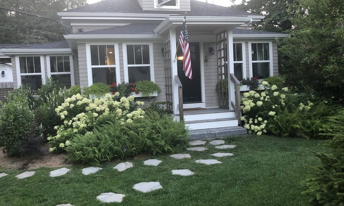 Bass Harbor House | “Brookshire Cottage” Acadia National Park “Pet Friendly” Mt Desert Island ME