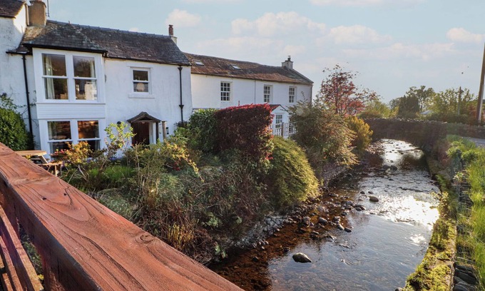 Braithwaite Cottage | BROOKSIDE COTTAGE, family friendly, with open fire in Braithwaite