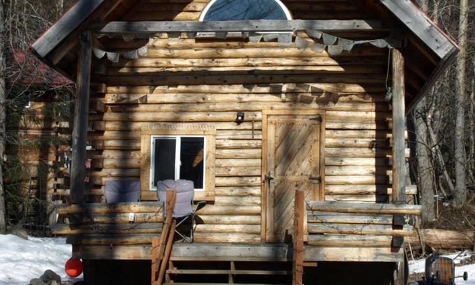 Indian Hotel | Brown Bear Saloon and Hotel
