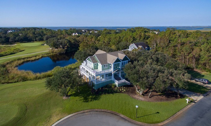 Corolla House | Brown Dog by the Sea: Soundside, Private Pool, Spa