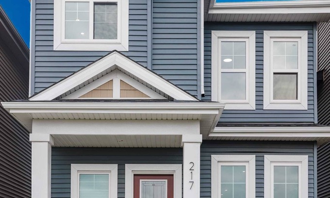 Southwest Edmonton House | Brown's Family Home