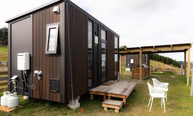 Surat Bay House | Bruce Farm Alpaca Cabin 2 by Tiny Away