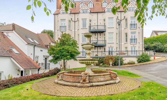 Tenby Cottage | Bryn Y Mor Apartment