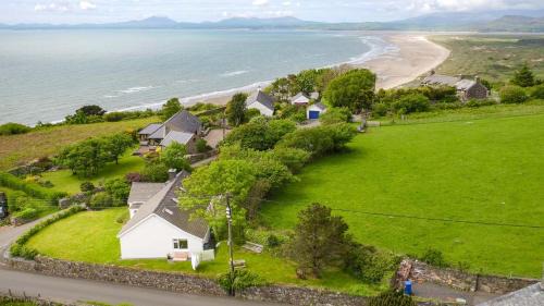Llanfair House | Bryn-Yr-Aur