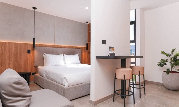 San Diego Apartment | Bubble & Boardroom - Jacuzzi Apt for Remote Life