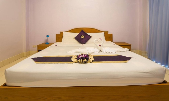 Nanai Road House | Bucintoro Restaurant & Guesthouse Belvedere - 10 minutes from Patong Beach