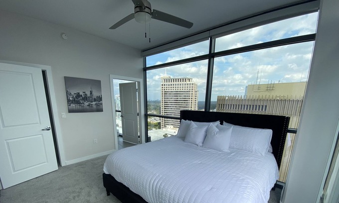 Lenox Condo | Buckhead Penthouse in the Sky