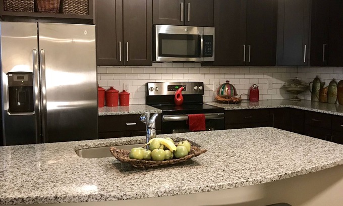 Ardmore Villa | Buckhead Piano💛 Villa (Nurse+family friendly)