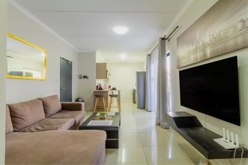 Greater Johannesburg Metropolitan Area Apartment | Buckingham Palace 2 Bed 2 Bath