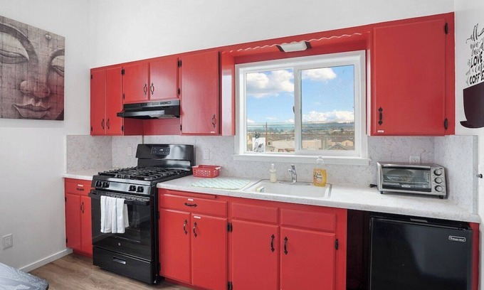 Downtown House | Budget Wise Private Room SFO (3)