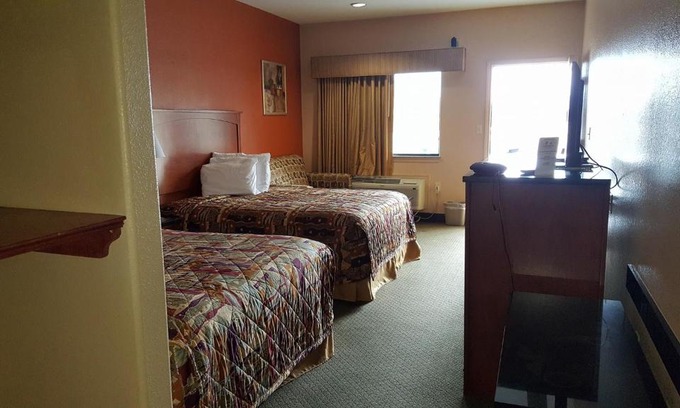 Hearne Hotel | Budgetel Inn and Suites