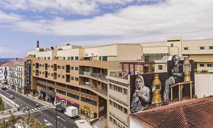 Se Condo | Building in the Funchal centre, Drapes Design