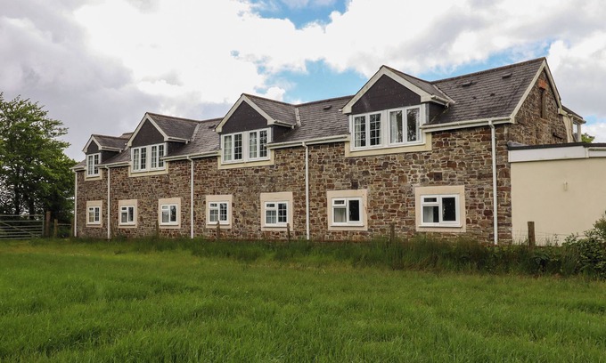 Woolfardisworthy Cottage | BULLFINCH AT MOORHEAD COUNTRY HOLIDAYS, romantic in Woolfardisworthy