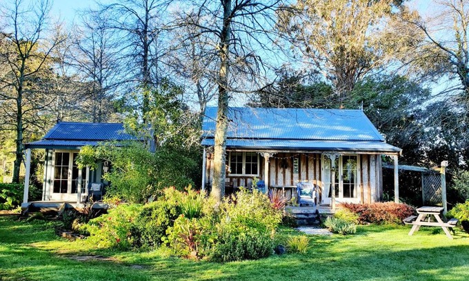 Greytown House | Bumblebee Cottage