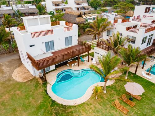 El Paredon House | BungaLoose Casa Pipeline Oceanfront