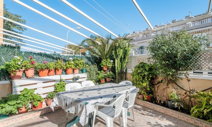 Santa Pola House | Bungalow 'Adelina En Santa Pola' with Private Terrace, Wi-Fi and Air Conditioning