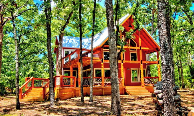 Wills Point Cabin | Bungalow Cabin w/Spa on 160 Acres, New Host! Over 200 Exceptional Reviews!