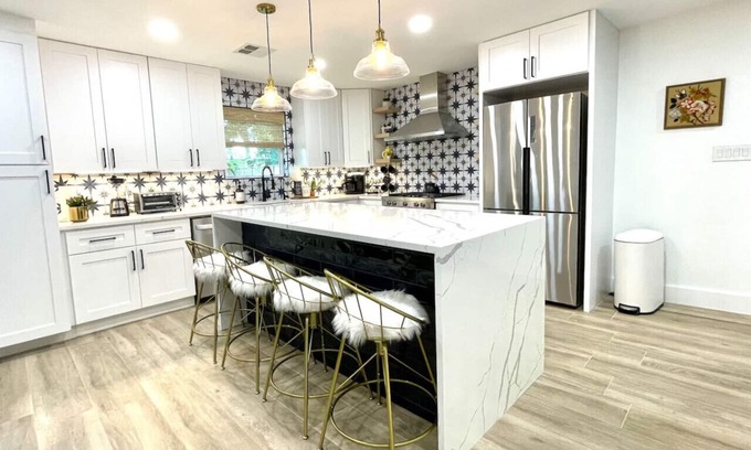 Georgetown House | Bungalow close to Gtown Square/Bikes/Outdoor Space