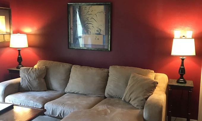 Northside Apartment | Bungalow on the Bayou with No Extra Cleaning Fees!