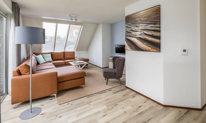 Scharendijke House | Bungalow with Private Sauna by the Coast